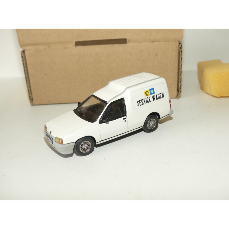 OPEL KADETT COMBO SERVICE WAGEN KIT Monté HOSTARO 1:43