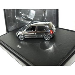 RENAULT CLIO II Phase 2 SPORT 2.0 16V Chrome UNIVERSAL HOBBIES 1:43 coffret