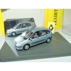 RENAULT SCENIC I Phase 2 Gris BleutÃ© UNIVERSAL HOBBIES 1:43