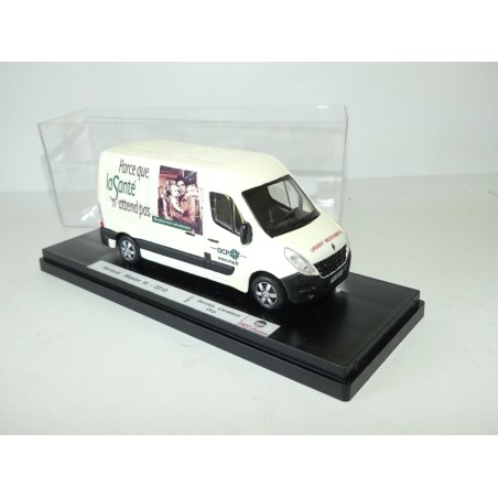 RENAULT MASTER III URGENT MEDICAMENT OCP AMBULANCE sur base BURAGO 1:50