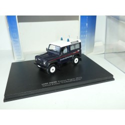 LAND ROVER 90 CARABINIERI POLICE ITALIENNE UNIVERSAL HOBBIES 1:43