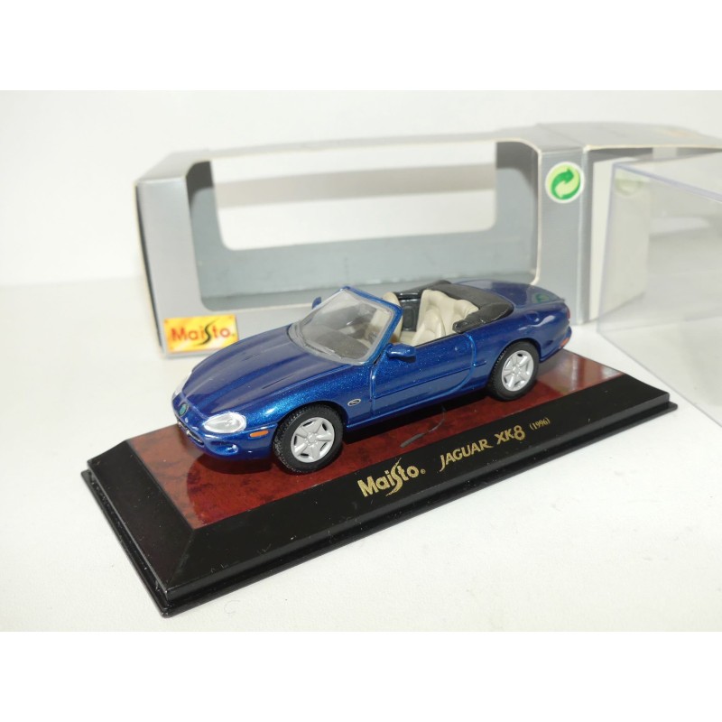 JAGUAR XK8 CABRIOLET Bleu MAISTO 1:43