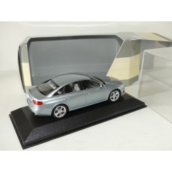 AUDI RS6 C6 Gris Clair Monzasilber MINICHAMPS 1:43