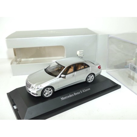 MERCEDES CLASSE E W212 Gris Iridium SCHUCO 1:43