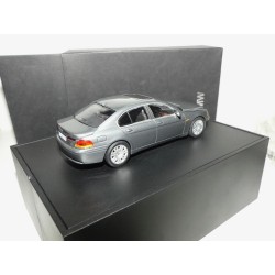 BMW SERIE 7 E65 Gris MINICHMAPS 1:43