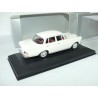 MERCEDES 200 D HECKFLOSSE W110 1966 Blanc IXO 1:43