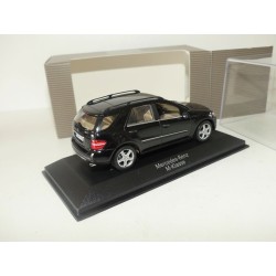 MERCEDES CLASSE M ML TYPE 164 Bleu Marine MINICHAMPS 1:43