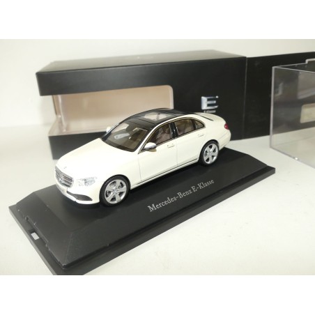 MERCEDES CLASSE E W213 Blanc KYOSHO 1:43