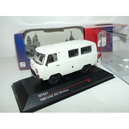 UAZ 452 MINIBUS 1980 Blanc IST MODELS IST021 1:43