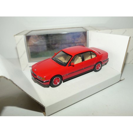 BMW SERIE 7 740 i E38 Rouge HERPA 1:43