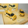 RENAULT CLIO SUPER 1600 et CUP PRESENTATION PARIS 2002 COFFRET UNIVERSAL HOBBIES 1:43 imperfection