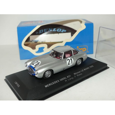 MERCEDES 300 SL N°21 LE MANS 1952 IXO LM1952 1:43 Arrivée 1èr