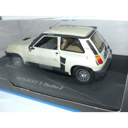 RENAULT 5 TURBO 2 Pearl White UNIVERSAL HOBBIES 4525 1:18