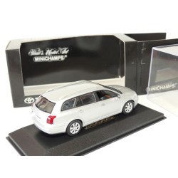 TOYOTA AVENSIS BREAK 2ème génération  Gris Clair MINICHAMPS 1:43