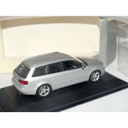 AUDI A4 AVANT B7 3.2 QUATTRO S LINE 2004 Gris Clair MINICHAMPS 1:43