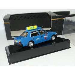 TOYOTA CROWN 2004 TAXI SINGAPORE IXO MOC083 1:43