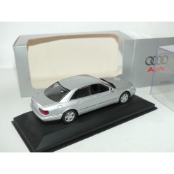 AUDI A8 D2 Phase 1 Gris Clair MINICHAMPS 1:43