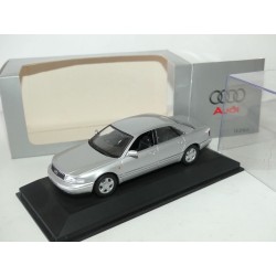 AUDI A8 D2 Phase 1 Gris Clair MINICHAMPS 1:43